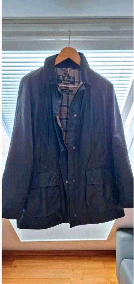 Barbour Wachsjacke Damen Modell Beadnell - Größe 42 in Bad Homburg