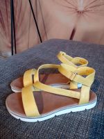 Top Zustand BENCH Leder Sandalen gr.33  21.5cm Klettverschluss Berlin - Spandau Vorschau