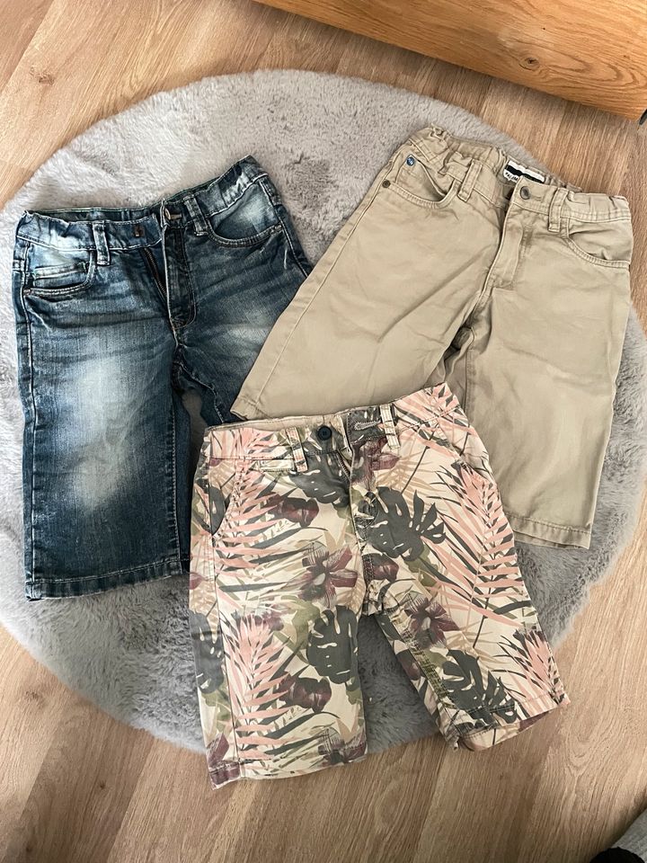 Jeans Shorts, Größe 128, C&A in Fürth