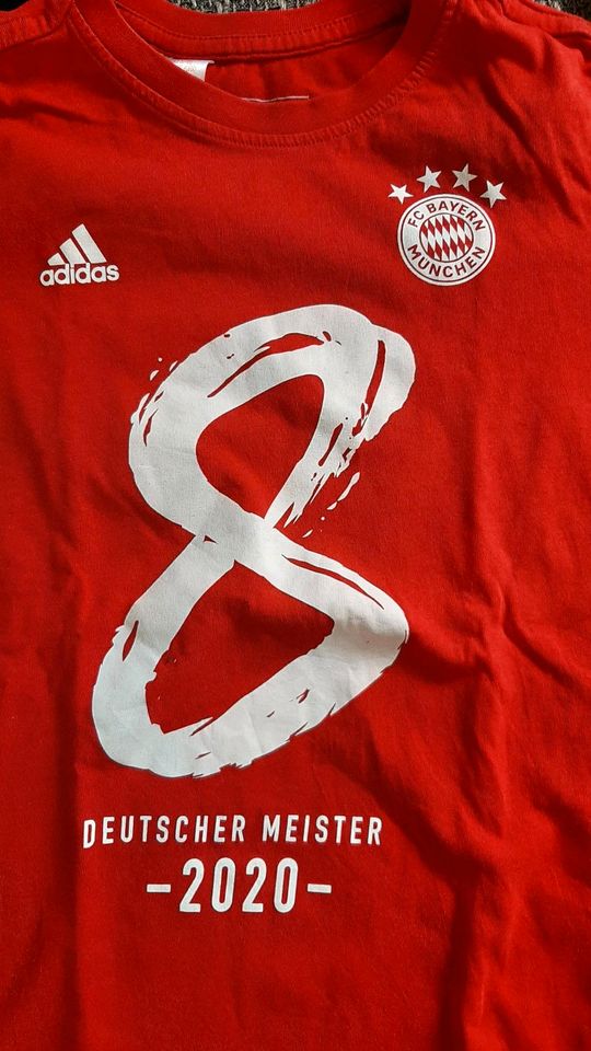 FC Bayern München Shirts Gr. 128 in Endingen