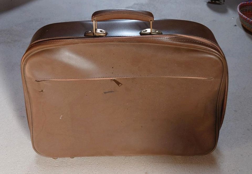 Alter Leder Koffer Aktentasche braun in Mülheim-Kärlich