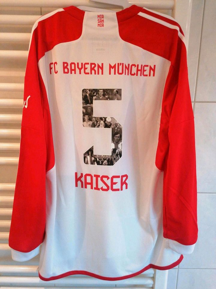 Langarm Kaiser Franz Beckenbauer Trikot FC Bayern München in Neuhof an der Zenn