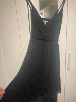 Kleid festlich schwarz Mango xs 34 samt Glitzer Träger München - Untergiesing-Harlaching Vorschau