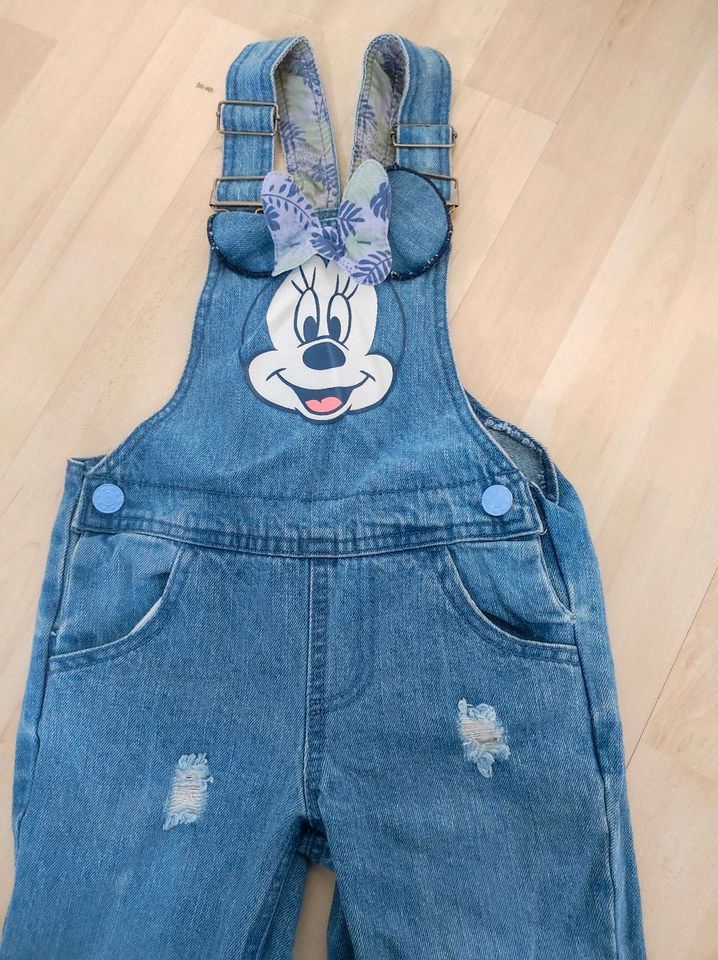 Hose Jeans Latzhose Minnie Mouse 104 in Hamburg