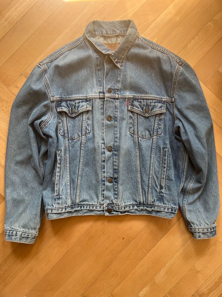 Jeansjacke unisex Levis L Trucker Jacket denim in Waiblingen