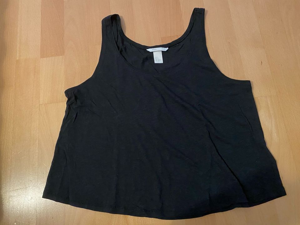 Schwarzes Basic Top Größe S von H&M in München