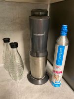SodaStream Wassersprudler mit 2 Glaskaraffen + CO2 Zylinder Niedersachsen - Sehnde Vorschau