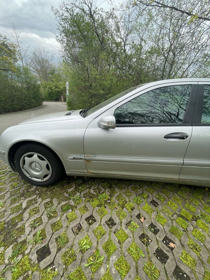 Mercedes C200 CDI Classic*97.000KM*TÜV*AUTOMATIK in Nürnberg (Mittelfr)