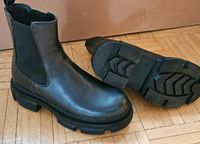 Chelsea Boots Catwalk wie neu 1x getragen schwarz Gr.38 Hessen - Kassel Vorschau