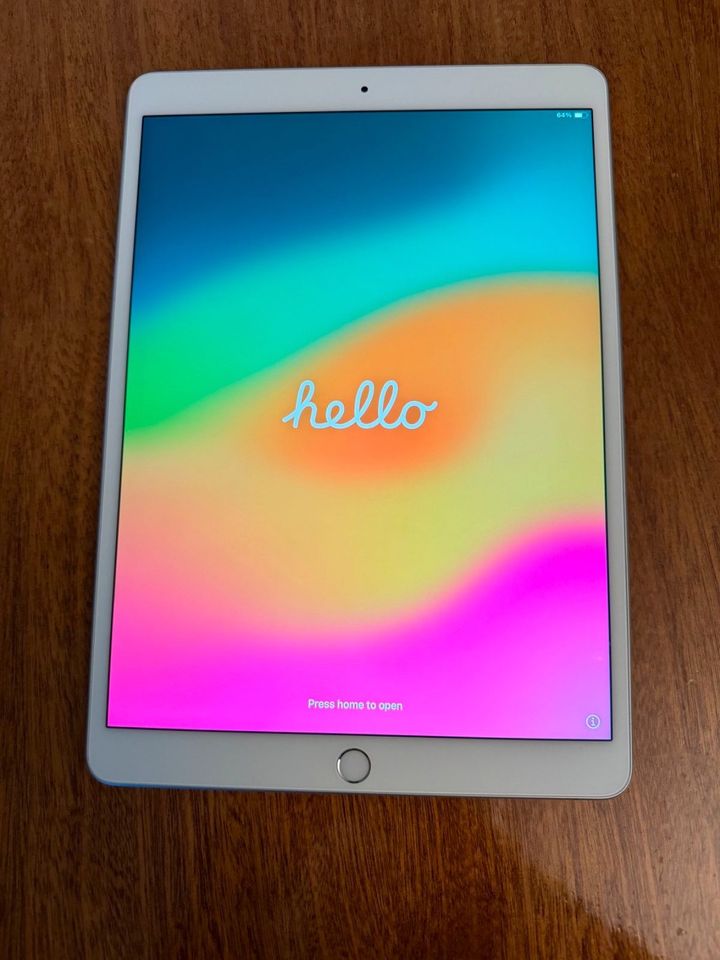 Apple iPad Air (3. Generation) 64GB, WLAN, 26,67 cm (10,5 Zoll) - in Hamburg