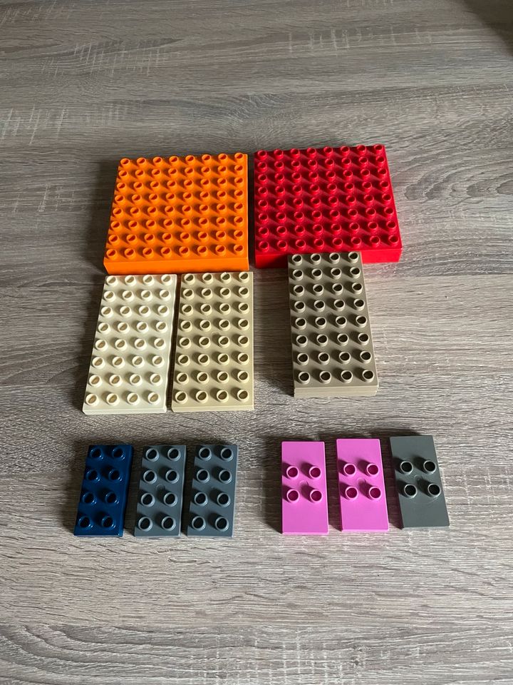 Lego Duplo Platten Bauplatten 8x8 hoch und 4x8 und 2x4 in Langerwehe