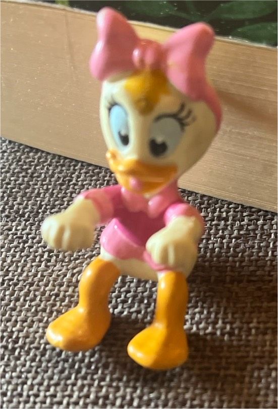 1987 Vintage Disney Daisy Ente sitzend in Hohenstein