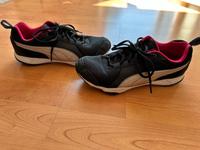 Schwarz pinke Damen Turnschuhe Laufschuhe Sneaker Puma Bochum - Bochum-Süd Vorschau