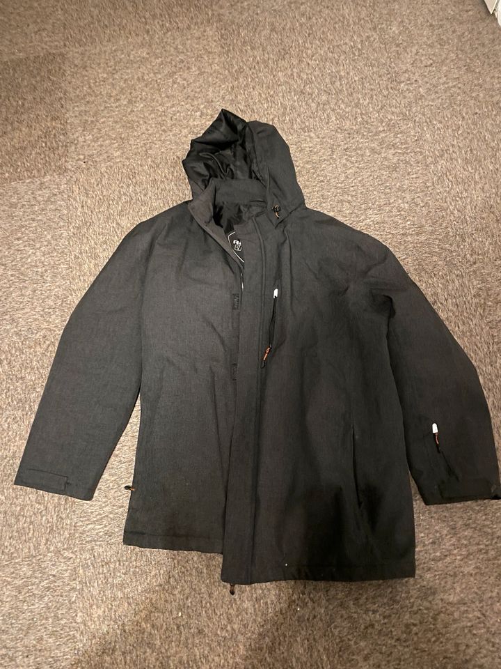 Gepflegte Jacke Winterjacke Raintex C&A 5XL Große Größen xxxxxl in Schortens