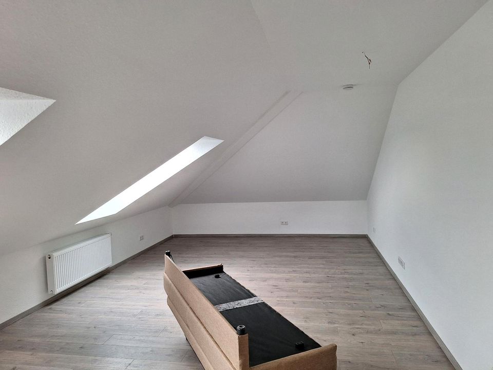 Dachgeschoss Wohnung 78qm in Jüchen