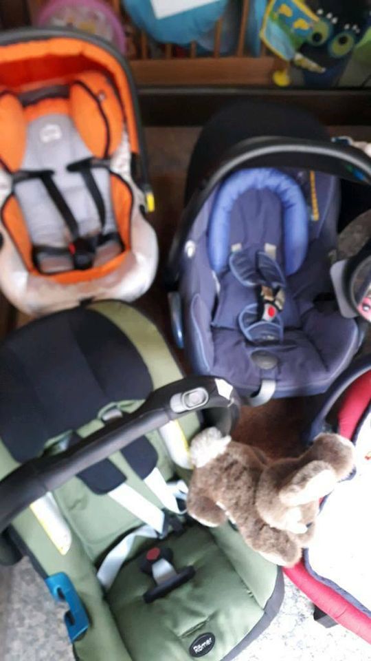 Maxi Cosi Autoschale Autositz Babyschale Römer Chicco in Meiningen