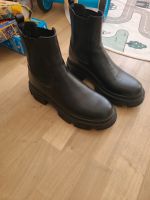 Schwarze Boots Stiefel in Größe 40 Leipzig - Altlindenau Vorschau