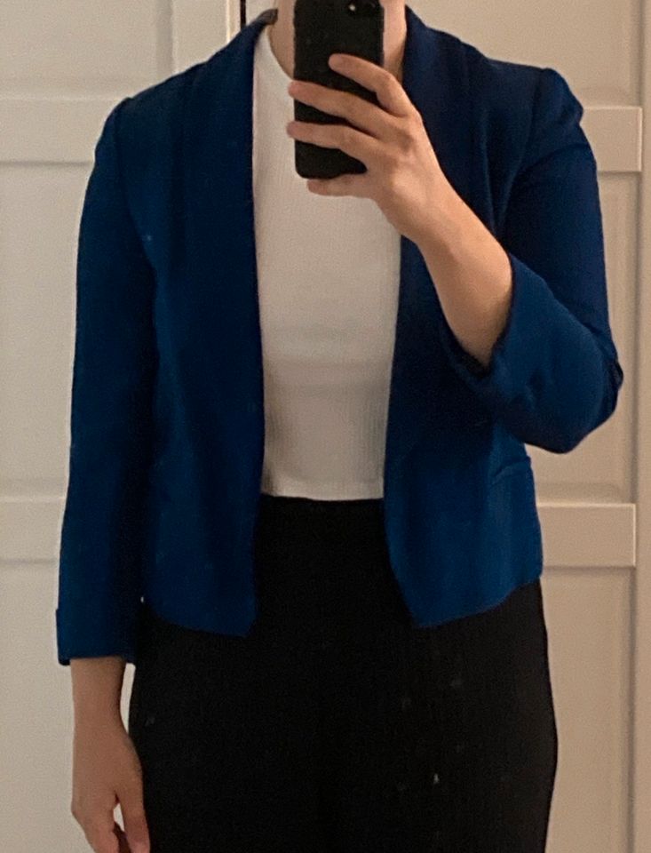 Knallblauer Blazer von ZARA in Tiefenbach Kr Passau