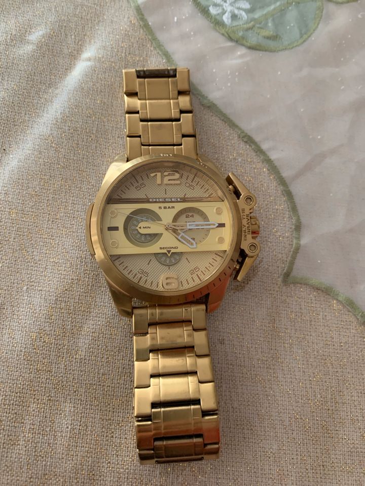 Sehr gut erhaltene Armband Uhr Marke DIESEL in Bonn
