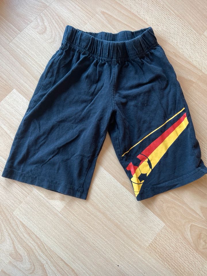 Bonprix Jungen Deutschland Shorts 92/98 in Bonn