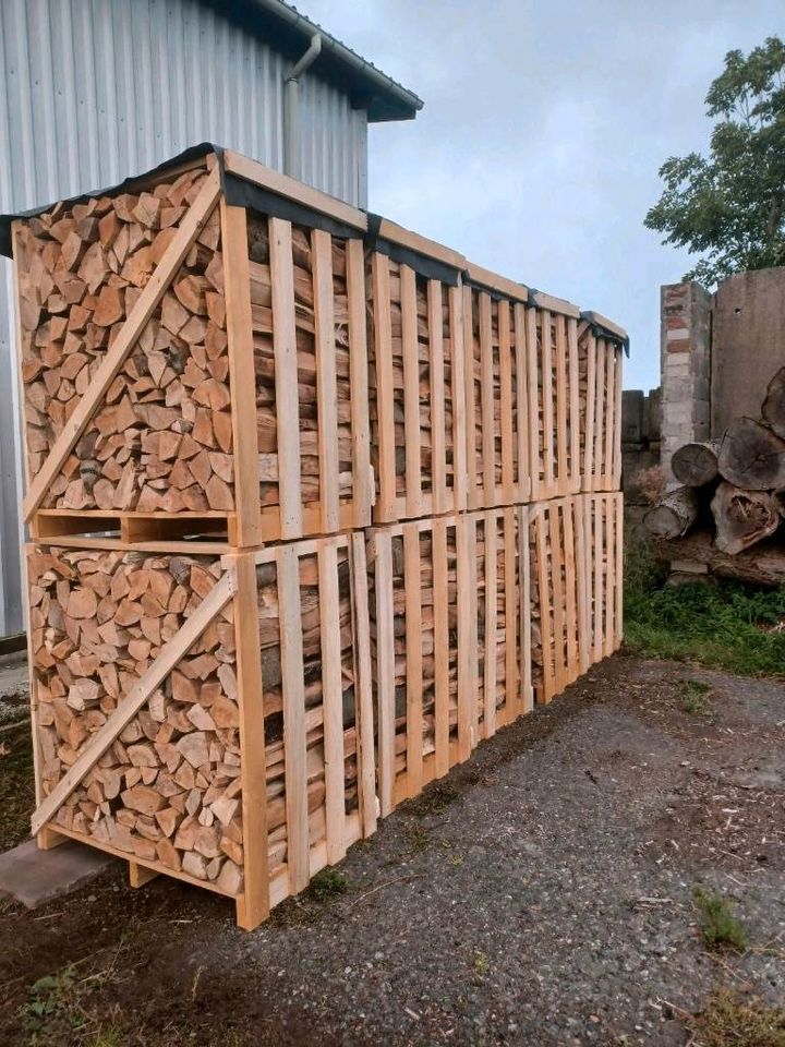 Brennholz Kaminholz Buche Buchenholz Feuerholz trocken in Drognitz