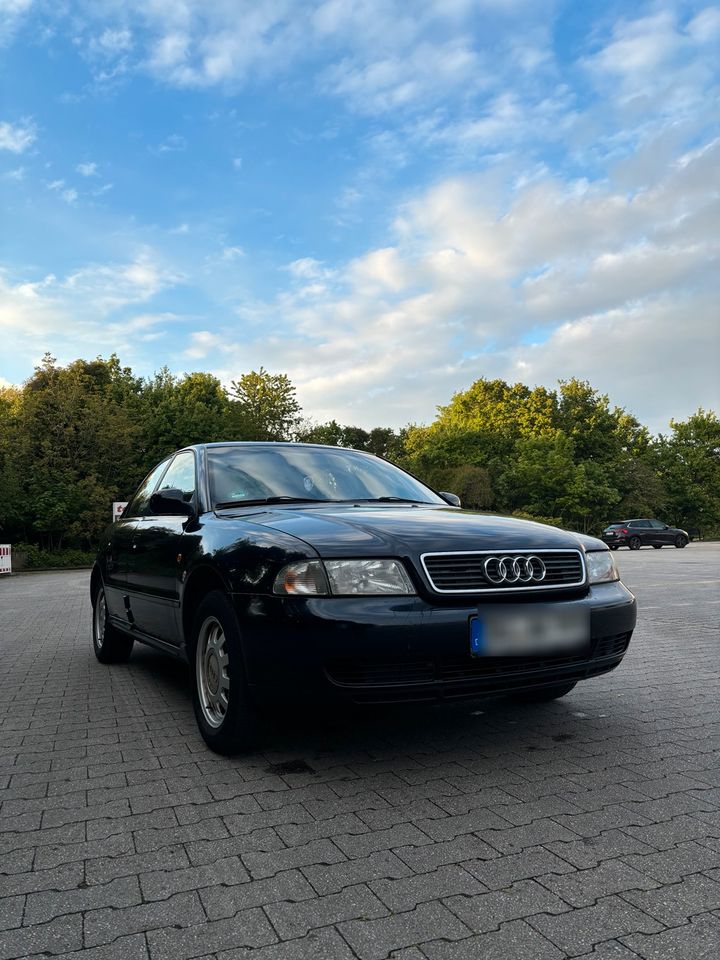Audi A4 b5 1.6 in Duisburg