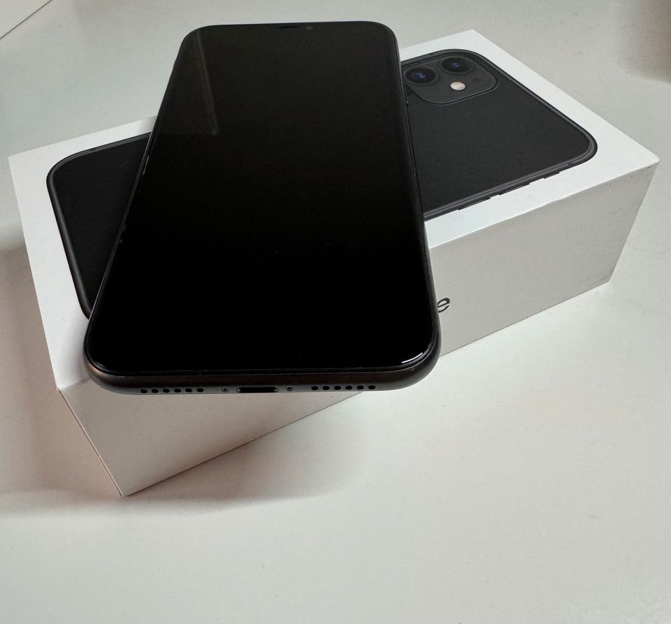 iPhone 11 schwarz 128GB in Espelkamp