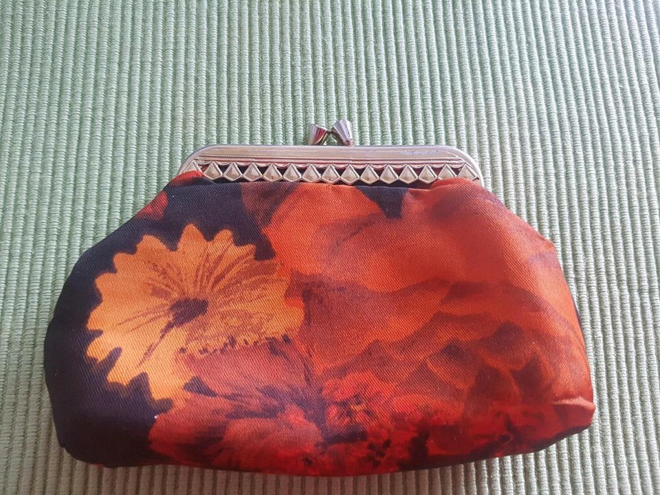 Kleine 70er Jahre Retro Vintage Kosmetiktasche in Ilshofen