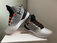 UNDER ARMOUR Basketball Schuhe DRIVE Gr. 45 US 11 Hessen - Erlensee Vorschau