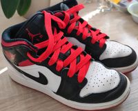 Nike Air Jordan Sneaker Kinderschuhe 35 - 35,5 Köln - Pesch Vorschau