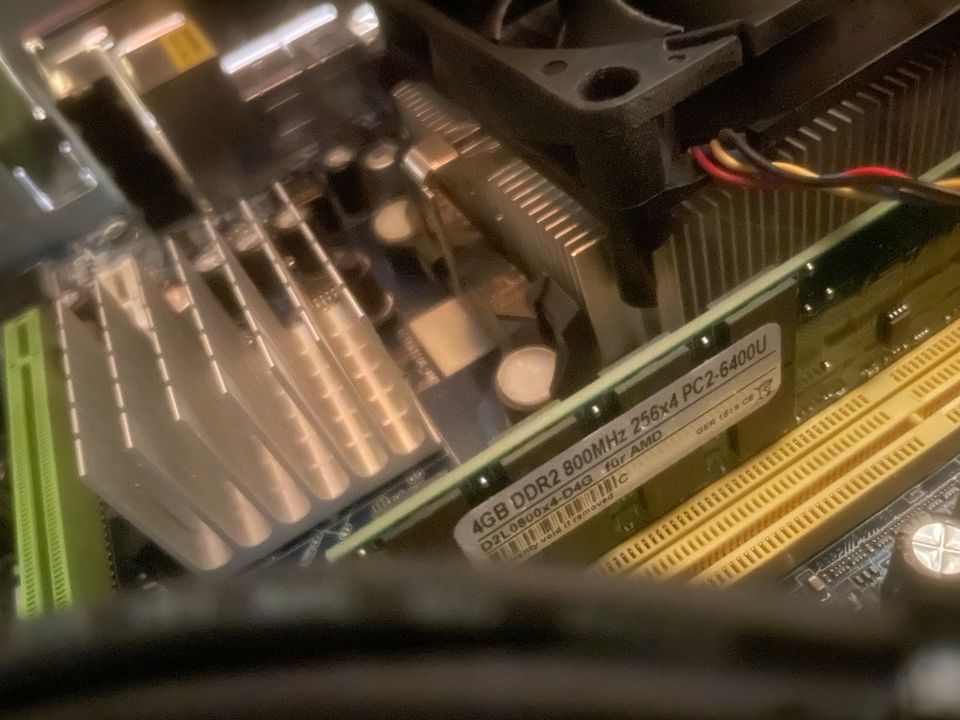 Verkaufe Komplett-PC AMD Sempron, 4GB RAM in Guttenberg