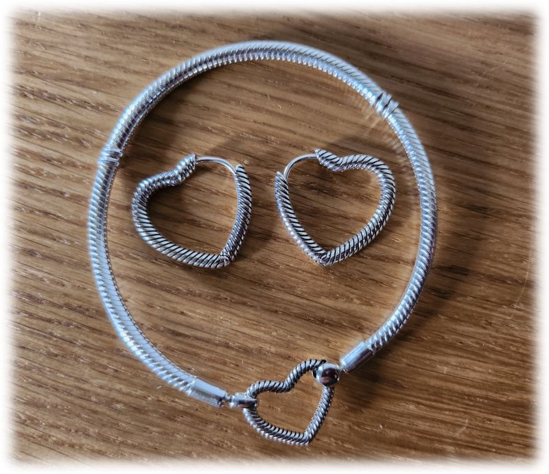 Pandora Herzverschluss Armband + Offenes Herz Ohrringe, Set in Aschersleben