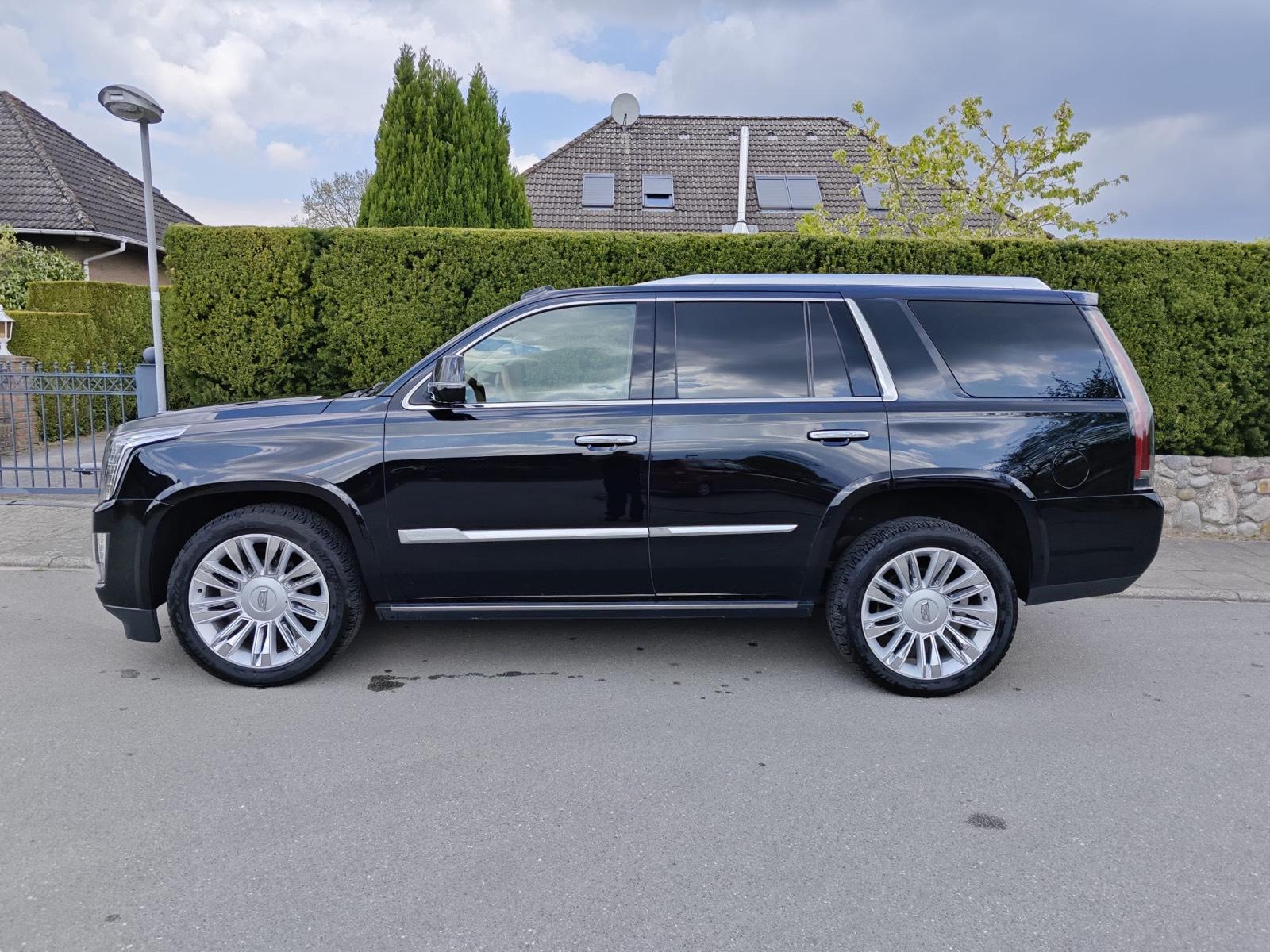 Abbildung des Autos Cadillac Escalade 6.2 V8…