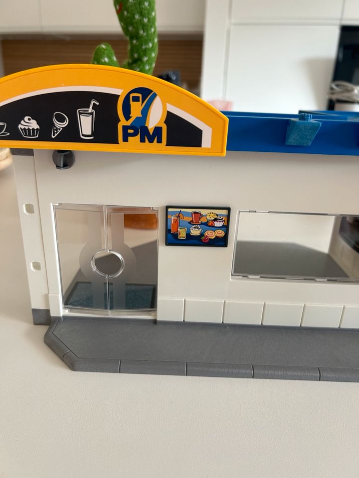 Tankstelle und Hubstation Playmobil in Kiebitzreihe