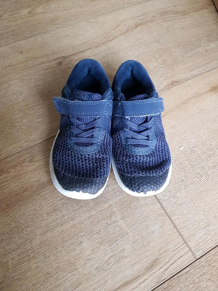 Nike Revolution Gr 28 17 cm blau Sneaker Turnschuhe Schuhe in Frankfurt am Main