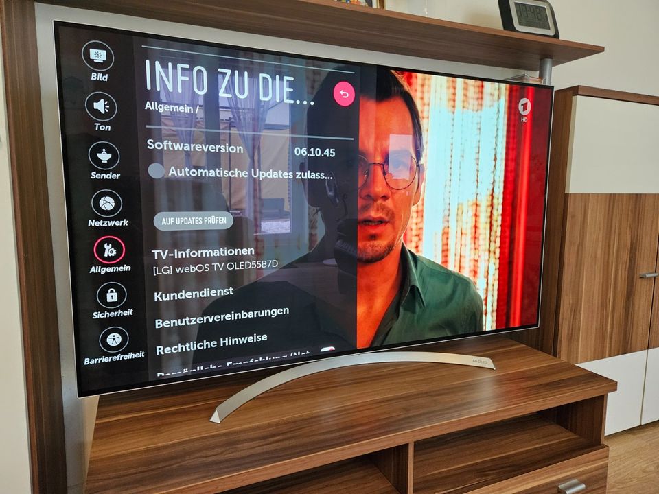 LG OLED (55B7D) 55 Zoll 4K UHD Fernseher Top Zustand in Frankfurt am Main