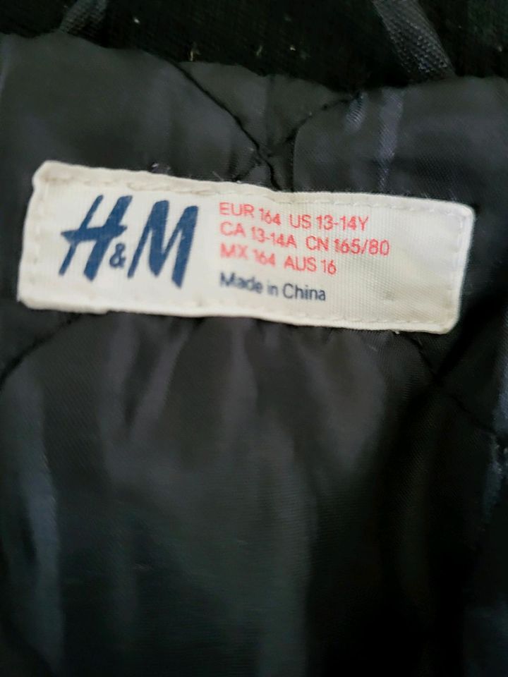 H&N Jacke Größe 158 bis Größe 164 schwarz in Esslingen