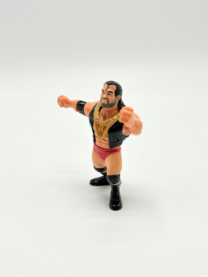 WWF/WWE Hasbro Wrestling Figur Razor Ramon mit Kette in Filderstadt