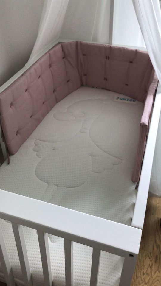 Babybett Kinderbett Kindersofa mit Zubehör von Leander Linea Luna in Krefeld