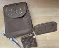 Rucksack Tasche Schal Tuch Börse Portemonnaie Uhr Set  NEU Brandenburg - Zeuthen Vorschau