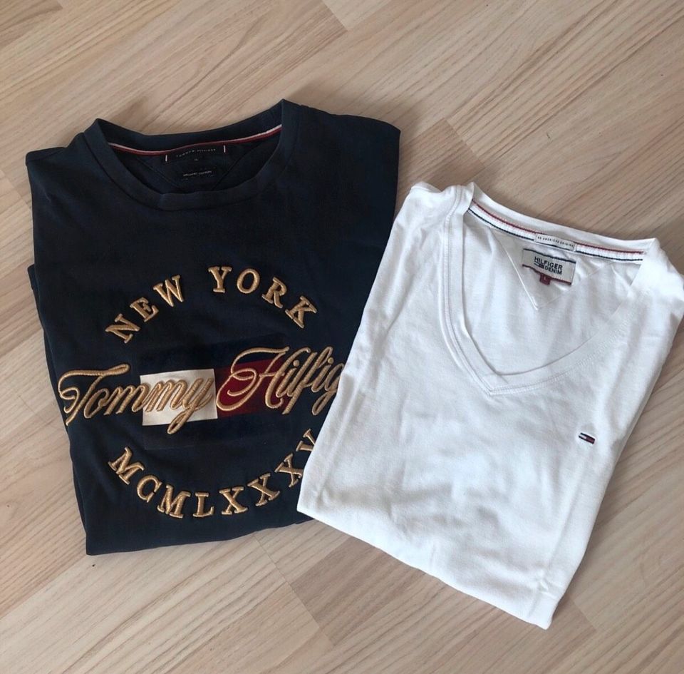 2 Stck Tommy Hilfiger T-Shirts L Top ! in Schwalmstadt