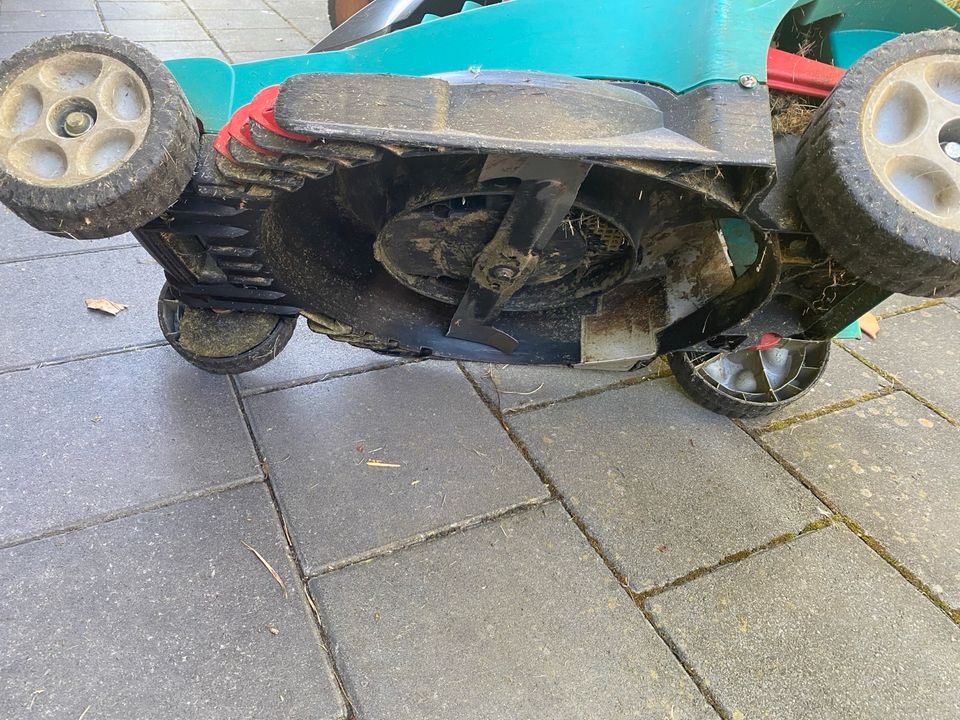 Bosch Rotak 40 Rasenmäher Motorschaden Teileträger REDUZIERT in Hessen