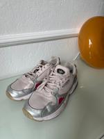 Adidas Falcon Größe 40 Essen - Rüttenscheid Vorschau