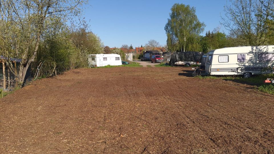 Stellplatz, Stellplätze für Autos, Wohnwagen, Lkws etc. in Halle in Halle