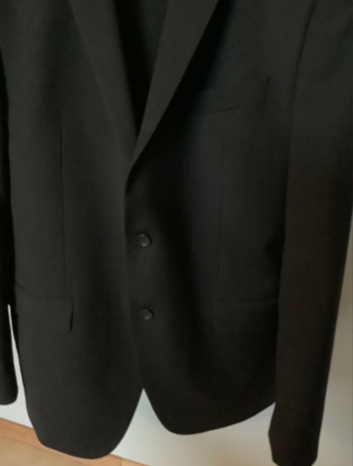 Herren Anzug schwarz, Top Zustand Konfirmation Hochzeit in Seggebruch