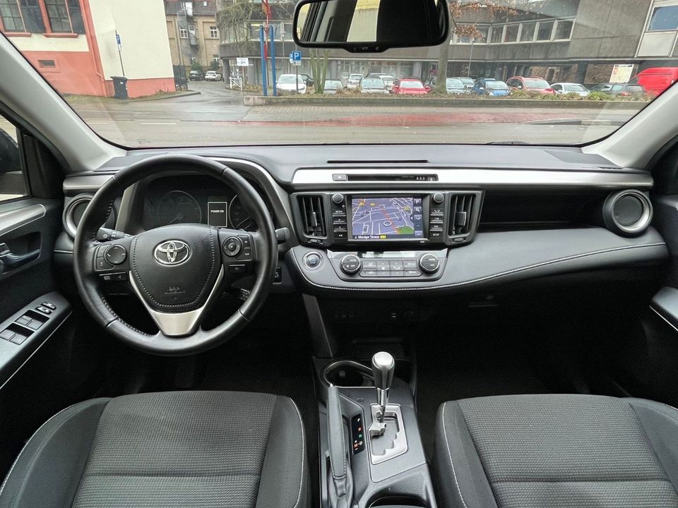 Toyota RAV 4 2,0 AWD Automatik, Facelift in Dillingen (Saar)