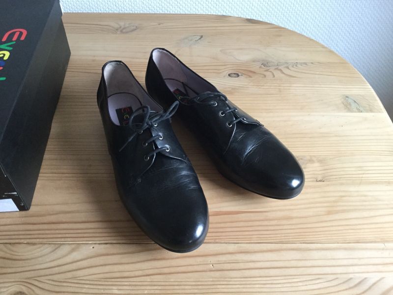 Everybody Halbschuhe NEU Schnürschuhe Damen elegant Schwarz 40 in Hessen -  Lindenfels | eBay Kleinanzeigen ist jetzt Kleinanzeigen