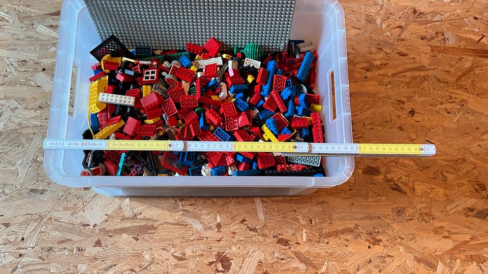 Zwei Kisten Lego und Lego Technik in Müssen