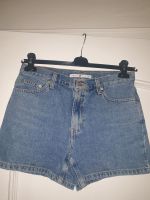 Tommy hilfiger  damen Jeans Shirt grösse 8 s *super  zustand Niedersachsen - Wedemark Vorschau