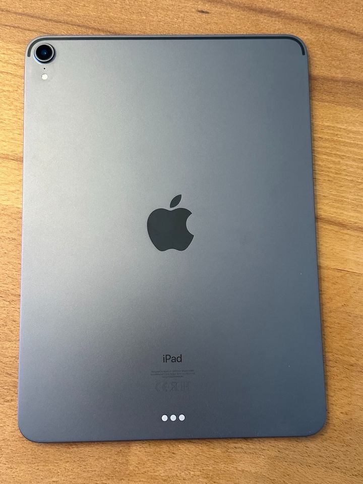 Apple iPad Pro 11, 256 GB, Top Zustand in Hamburg